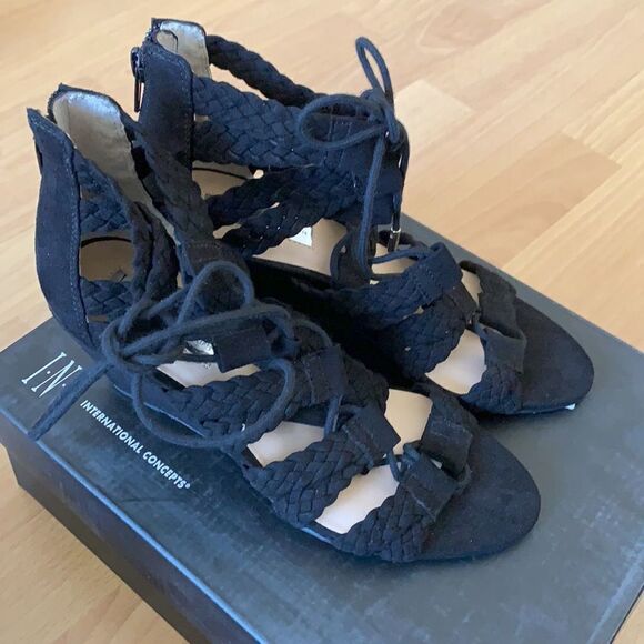 INC WITLEY WEDGES - Picture 2 of 6